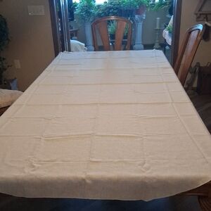 Oval White Tablecloth 107" X 68"